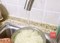 Illustration of how to make scallion oil noodles 4