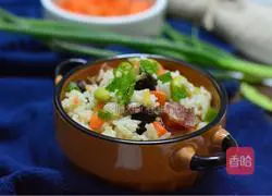 Illustration of braised rice with sausage, carrot and mushrooms 8