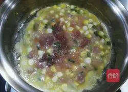 Illustration of how to make corn meat and egg pancakes 5