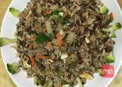 Beef and Onion Fried Rice Recipe Illustration 3