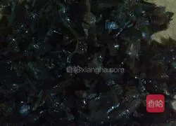 Illustration of how to make pork, fungus and radish dumplings 8