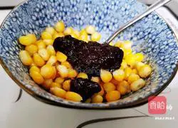 Blueberry Corn Sandwich Illustration of how to do it 3