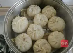 Illustration of how to make water chestnuts, shrimps and pork buns 17