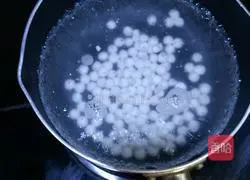 Illustration of how to cook glutinous rice balls with rice wine 2