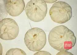 Illustration of how to make spicy pork buns 8
