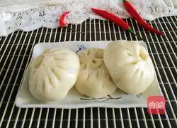 Illustration of how to make pork and radish stuffed buns 7