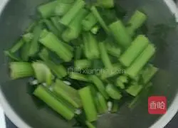 Illustration of how to make celery buns 4