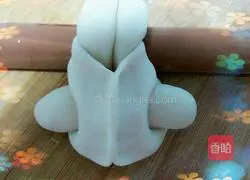 Illustration of how to make little rabbit steamed buns 6