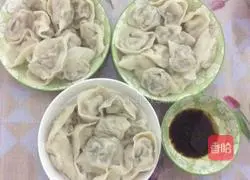 Illustration of how to make dumplings stuffed with celery and shiitake mushrooms 4