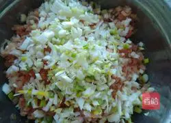 Illustration of how to make fragrant pork pie 5