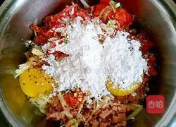 Illustration of how to make ham, potato and tomato cake 5