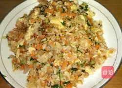 Illustration of how to make egg fried rice 9