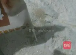 Illustration of how to make milk-flavored steamed buns 1