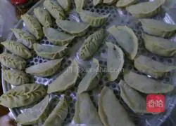 Illustration of how to make leek/cabbage dumplings 5