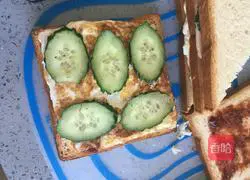 Illustration of how to make improved sandwiches 5