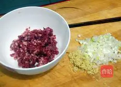 Illustration of how to make Xiaolong Baozi 3