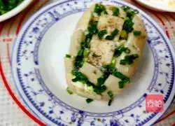 Illustration of grilled steamed buns with green onion salad 5