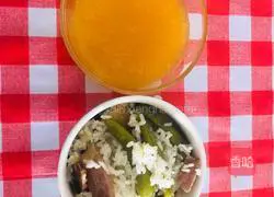 Illustration of how to make braised rice with green beans and bacon 4