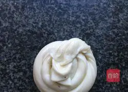 Illustration of how to make cake embryos by hand 14