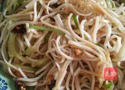 Illustration of how to make spicy noodles 4