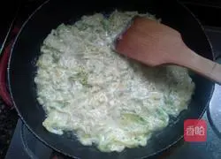 Illustration of how to make cabbage egg pancake 4