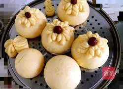 Illustration of how to make milk-flavored steamed buns 14