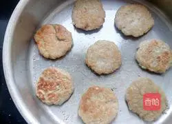 Illustration of making glutinous rice and lotus root cake 8