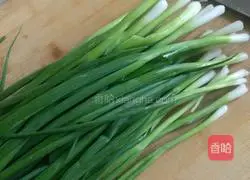 Illustration of how to make scallion pancakes 1