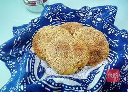 Illustration of how to make pork, chive and scallion pancakes 10