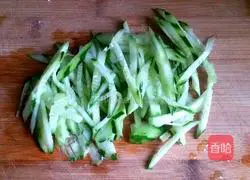 Illustration of how to make five-spice noodles 3