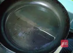 Illustration of how to make garlic egg pancakes 10