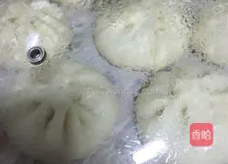  Illustration of how to make pork and green onion buns 5