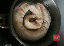 Xinjiang cuisine, illustrations of how to make carrot rolls 10