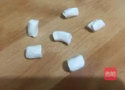 Illustration of homemade stuffed glutinous rice balls 5