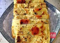 Illustration of how to make shredded potato, ham and egg pancakes 4