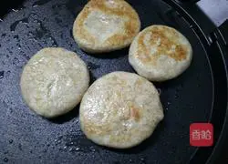 Illustration of how to make mung bean cake 9