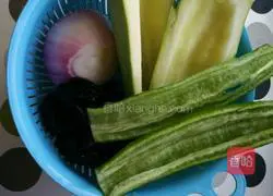 Illustration of how to make the melon buns 3