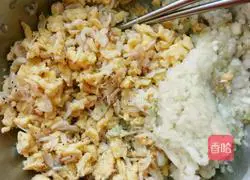 Illustration of how to make Cabbage, Egg and Shrimp Pies 4