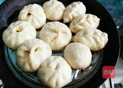 Illustration of how to make corn meat buns 14