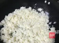 Illustration of how to make egg fried rice 4