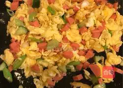 Illustration of how to make homemade egg fried rice 4