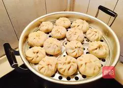 Illustration of how to make mutton and pumpkin buns 7