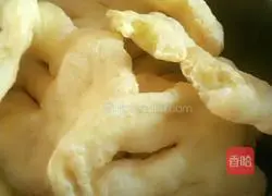 Illustration of how to make fried cakes 16