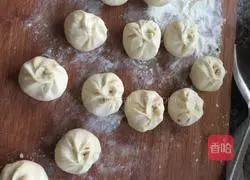 Illustration of how to make meat buns 5