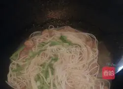 Illustration of how to make green onion noodles 6