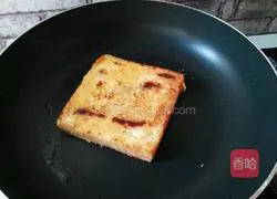 Illustration of how to make bean paste and toast sandwich 4