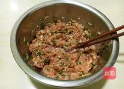 Illustration of how to make pumpkin meat buns 6