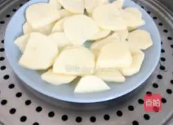 Illustration of how to make homemade potato pancakes 2