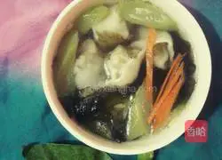Little wontons fall in love with melon seeds ~ Illustration of how to make clear soup wontons 7