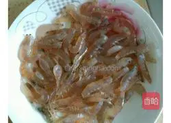 Illustration of how to make shredded radish shrimp cakes 2